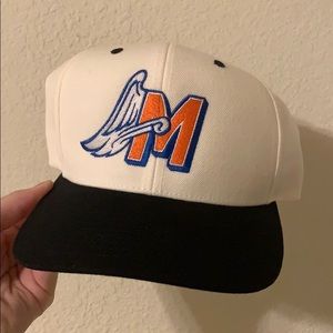 Mondaysuck M Angel Sport Snapback